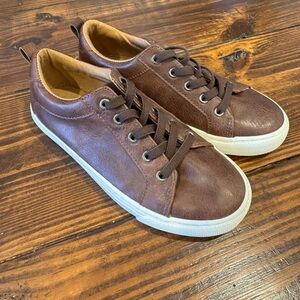 Cat & Jack Brown Low-Top Kids Sneakers